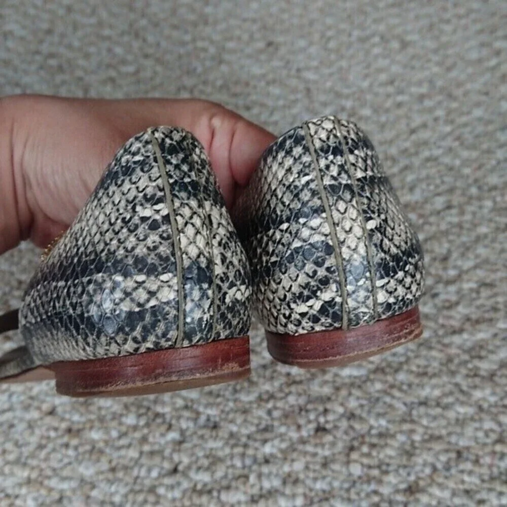 Tory Burch Savannah Snakeskin Print Flat Sandals size 7M